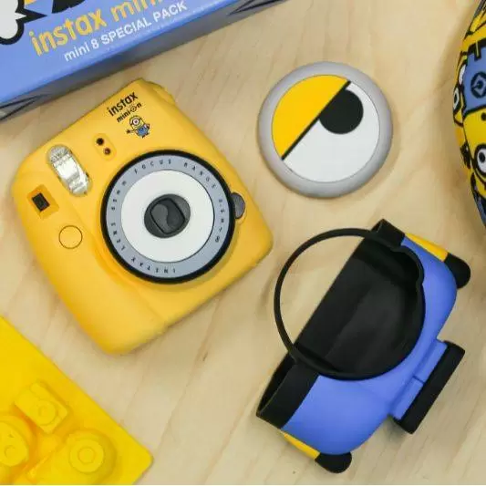 دوربين چاپ سريع فوجي فيلم fujifilm polaroid camera minions