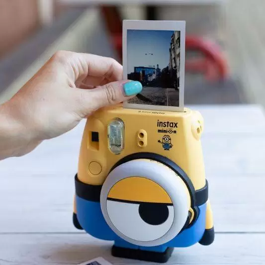 دوربين چاپ سريع فوجي فيلم fujifilm polaroid camera minions